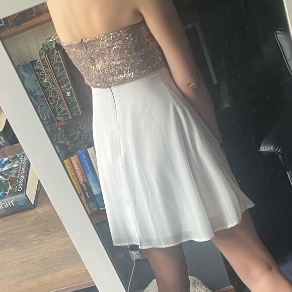 Gold and white dress - Picture 2 of 3